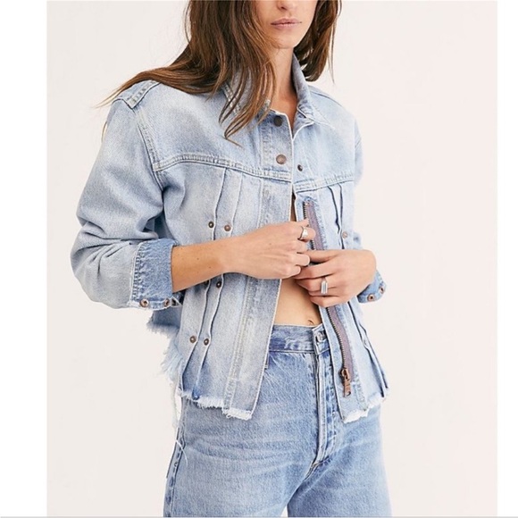 Free People Dillon Denim Jacket Size Medium - Picture 1 of 9